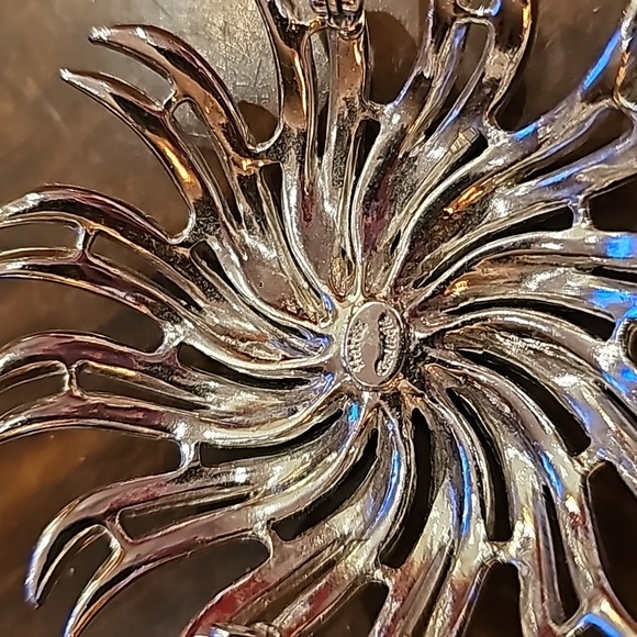 Vintage Hattie Carnegie Rhinestone Brooch - Picture 2 of 5